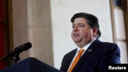 El gobernador de Illinois, J.B. Pritzker.