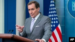 លោក John Kirby អ្នកនាំពាក្យ​ក្រុម​ប្រឹក្សា​សន្តិសុខ​ជាតិ​សហរដ្ឋ​អាមេរិក​បាន​ថ្លែង​នៅ ក្នុង​អំឡុងពេល​ធ្វើ​សន្និសីទ​សារព័ត៌មាន​នៅ​សេតវិមាន ក្នុង​រដ្ឋធានី​វ៉ាស៊ីនតោន នៅ​ថ្ងៃចន្ទ ទី២៣ ខែតុលា ឆ្នាំ២០២៣។