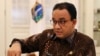 Anies Baswedan (saat itu masih menjabat sebagai Gubernur Jakarta) saat wawancara di kantornya di tengah wabah COVID-19 di Jakarta, 17 September 2020. (Reuters/Yuddy Cahya Budiman)