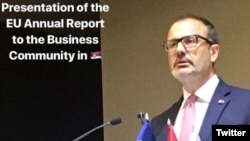 Najava obraćanja Sema Fabricija, šefa delegacije EU u Srbiji, u Privrednoj komori Srbije, objavljena na njegovom Tviter nalogu.