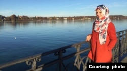 Dr.Bega Karadža. Njeni radovi su objavljeni u uglednim časopisima poput Nano Letters.