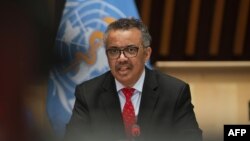 រូបឯកសារ៖ ប្រធាន​អង្គការ​សុខភាព​ពិភពលោក WHO លោក Tedros Adhanom Ghebreyesus ចូលរួមក្នុងកិច្ចប្រជុំជាវីដេអូមួយ នៅការិយាល័យរបស់អង្គការ WHO ក្នុងក្រុងហ្សឺណែវ ប្រទេសស្វីស។ 