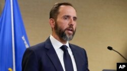 ARHIVA - Specijalni tužilac Džek Smit govori o optužnici protiv bivšeg predsednika Donalda Trampa, 1. avgusta 2023. (Foto:AP)