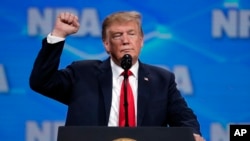 Trump dijo que va a revocar el estatus de Estados Unidos como signatario del Tratado de Comercio de Armas de la ONU. 