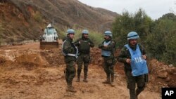 以軍和真主黨武裝在經歷歷時兩個月的全面衝突於去年11月27日達成停火協議後，聯合國維和人員接管黎巴嫩南部一個地方。