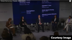 ဂျာမနီနိုင်ငံ ကျင်းပနေတဲ့ မြူးနစ်လုံခြုံရေးညီလာခံ တက်ရောက်ဆွေးနွေးခဲ့တဲ့ NUG နိုင်ငံခြားရေးဝန်ကြီး ဒေါ်ဇင်မာအောင် (Photo: MSC)