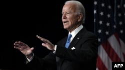 美国前副总统乔·拜登发表正式接受民主党总统提名的演讲