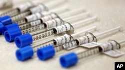 Špricevi sa fentanilom koji se koristi protiv bolova, a jedna je od najsmrtonosnijih droga u SAD