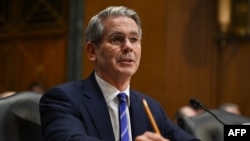 Скотт Бессент на слушаниях в сенатском Комитете по финансам. 16 января 2025 г. 