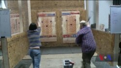 Метання сокири - нове хоббі американців. Відео