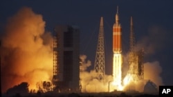 Старт ракети з капсулою Orion