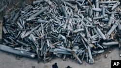 烏克蘭哈爾科夫市蒐集到俄羅斯攻擊的導彈殘骸（2022年12月3日）