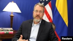 El embajador de Estados Unidos para Venezuela, James Story, habla sobre el paquete de sanciones económicas al gobierno del presidente Nicolás Maduro. [Foto de archivo]