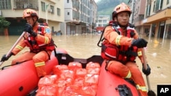 廣東南部地區大暴雨造成一些地區洪水泛濫。（美聯社2024年4月22日轉發）