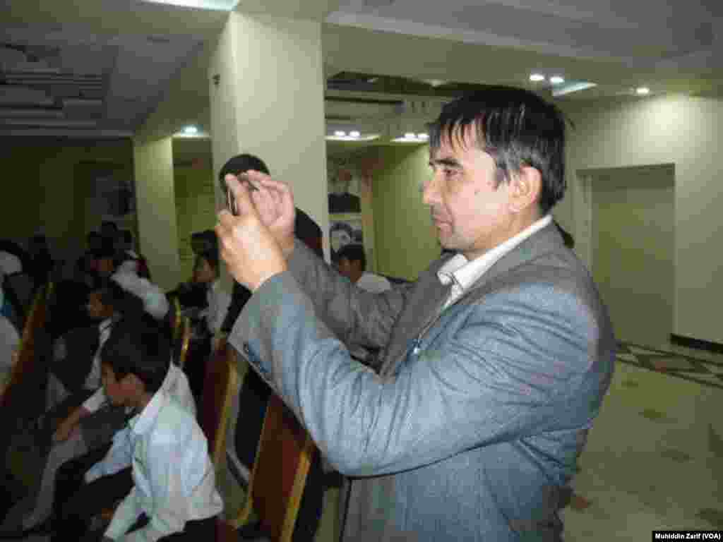 Kecha tashkilotchilaridan biri, qalamkash va tadqiqotchi Mahmudjon Qozoqboyev.