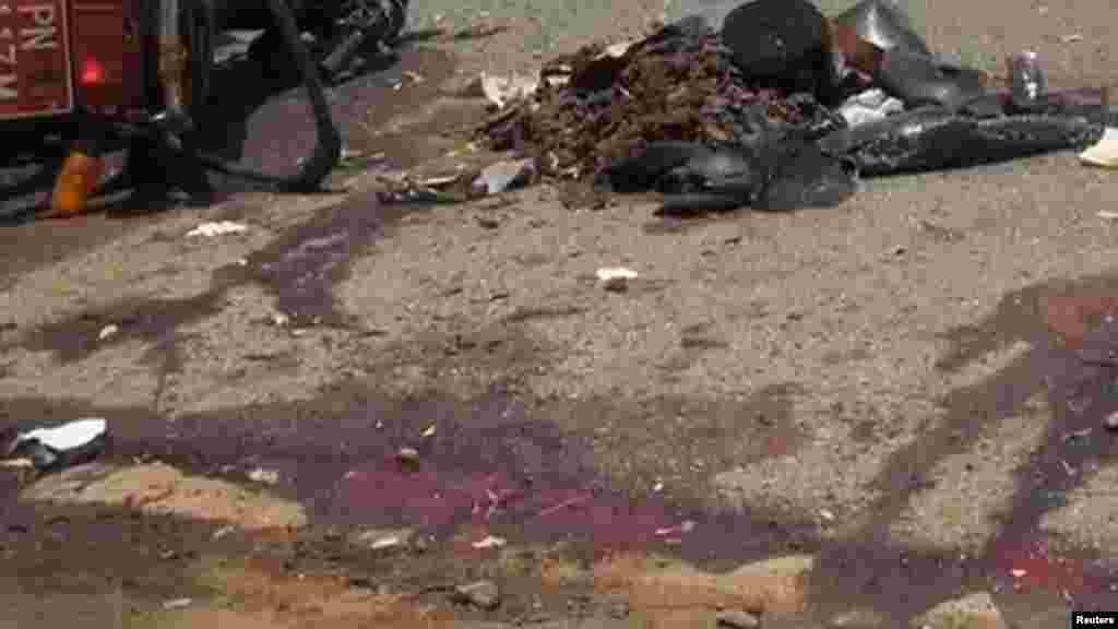 Jami'an tsaro a kusa da inda wani dan kunar bakin wake ya kai hari a N'Djamena, Chadi