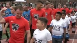 В ім'я благодійності: республіканці і демократи зійшлися у запеклому поєдинку. Відео