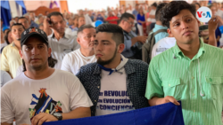 El joven Kevin Solís (centro) es parte del centenar de presos políticos encarcelados en Nicaragua. [Foto archivo: Houston Castillo Vado/VOA]