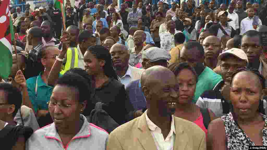 Jama'a sun yi dafifi suna jiran Paparoma &nbsp;