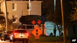 پولیس گفته است که احتمالاً چندین نفر در این گلوله باری دخیل باشند. 