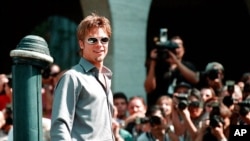 برد پیت در فیلم باشگاه مبارزه در جشنواره فیلم ونیز ۱۹۹۹. آرشیو