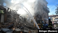 Posledice ruskog raketnog napada na stambeni blok u Zaporožju (Foto: EUTERS/Stringer)