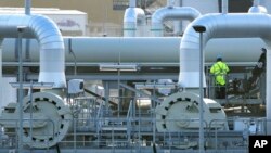 Cijevi gasovoda Sjeverni tok 2 su na slici u Lubminu, sjeverna Nemačka, 15. februara 2022. 