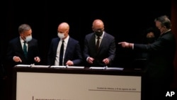 El delegado de la oposición venezolana Gerardo Blyde, el diplomático noruego Dan Nylander, el presidente de la Asamblea Nacional venezolana Jorge Rodríguez, y el canciller mexicano Marcelo Ebrard, en Ciudad de México. Agosto 13, 2021.