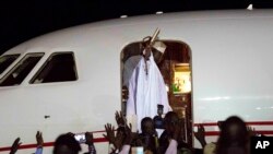 Yahya Jammeh akiwaaga wafuasi wake