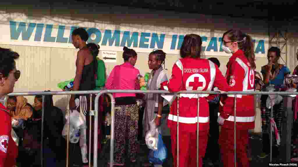 ካታንያ፡ ሰራሕተኛታት ቀይሕ መስቀል ንስደተኛታት አብ ምሕካም