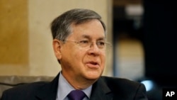 រូបឯកសារ៖ ​ឯក​អគ្គរដ្ឋទូត​សហរដ្ឋ​អាមេរិក​លោក David Satterfield ក្នុង​ជំនួបជាមួយនាយករដ្ឋមន្រ្តីលីបង់នៅក្រុងបេរ៉ូត ប្រទេសលីបង់ កាលពីថ្ងៃទី០៥ ខែមីនា ឆ្នាំ២០១៩។​