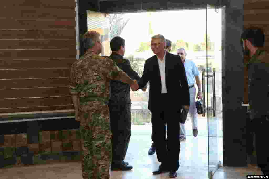 Lihevkirina PYNK Û ENKSê bi Amedbûna Nûnerê Amerîka Û Fermandarê HSDê