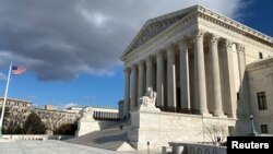 The U.S. Supreme Court building is seen in Washington, U.S., January 21, 2020. REUTERS/Will Dunham