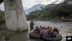 Prevoz migranata iz Gvatemale u Meksiko. 21.06.2019. AP