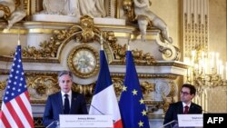 Američki državni sekretar Entoni Blinken na konferenciji za novinare sa francuskim ministrom spoljnih poslova Stefanom Sežurneom (Foto: Emmanuel Dunand / POOL / AFP)