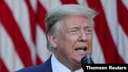 El presidente Donald Trump dice que el Partido Republicano buscará realizar la convención para su nominación en otro estado fuera de Carolina del Norte.