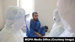  په افغانستان کې د کرونا ویروس د مثبتو پېښو شمېر ۴۱۴۲۵ ته پورته شو.