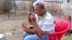 Birîndar bi Tembûra Xwe û bi Sitranên Kurdî Ronahî Dide Civakê