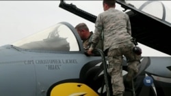 Вперше на території України тренуються американські тактичні військові літаки. Відео