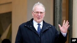 За допомогою канадських коштів Німеччина зможе доставити в Україну зброю, яку вона потребує, заявив міністр оборони Канади Білл Блер. АP/Lewis Joly