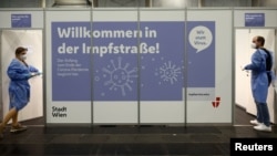 ARHIVA - Vakcinacija u Beču (Foto: Rojters/Lisi Niesner)