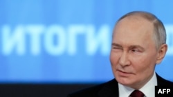 Na fotografiji koju distribuira ruska državna agencija Sputnjik, ruski predsjednik Vladimir Putin drži godišnju konferenciju za novinare na kraju godine u Moskvi 19. decembra 2024. (Fotografija Gavriila Grigorova / POOL / AFP)