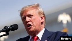 Mantan Presiden AS dan kandidat presiden dari Partai Republik Donald Trump menghadiri sebuah acara kampanye di Summerville, South Carolina, pada 25 September 2023. (Foto: Reuters/Sam Wolfe)