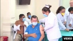 Primer nicaragüense vacunado contra COVID 19 el martes 2 de marzo de 2021. Foto captura de pantalla.