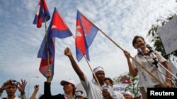 គណបក្ស​សង្គ្រោះជាតិ​ធ្វើ​ការ​តវ៉ា​ឲ្យ​មាន​កំណែ​ទម្រង់​គណៈកម្មាធិការ​ជាតិ​រៀបចំ​ការ​បោះឆ្នោត​ (គ.ជ.ប.) នៅ​មុខ​ការ​បោះឆ្នោត​ជាតិ​ខាង​មុខ។