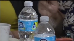 Пийте більше води та менше їжте: ресторани взяли на себе ініціативу побороти масову залежність від калорійних напоїв у США. Відео