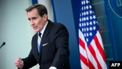 Советникот за комуникации за национална безбедност Џон Кирби зборува за време на дневниот брифинг во Белата куќа во Вашингтон, на 28 мај 2024 година (Фото: АФП)