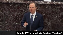 Demokratski kongresmen Adam Šif tokom dvoipočasovnog uvodnog govora u Senatu