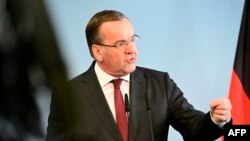 德國國防部長鮑里斯·皮斯托里烏斯在柏林舉行記者會。（2024年3月5日）