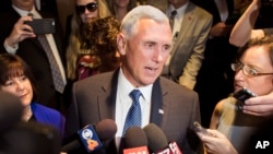 Indiana gubernatori Mayk Pens